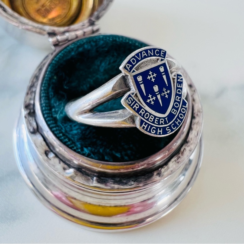 Retro Vintage Sir Robert Borden .925 Sterling Silver Crested High School Ring